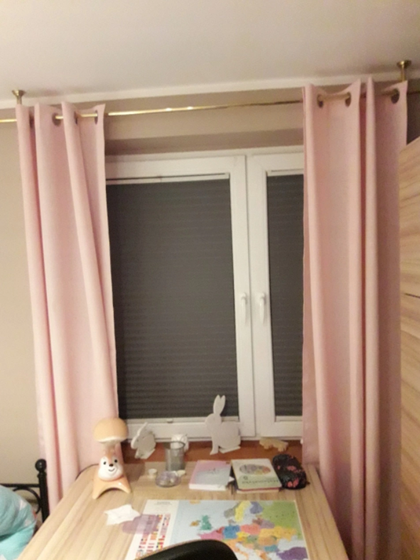 Rausvos Naktinės Užuolaidos